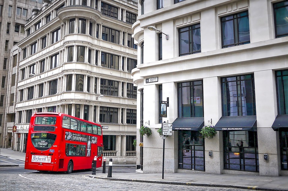 http://maxpixel.freegreatpicture.com/static/photo/1x/England-London-Red-Bus-Traffic-Double-Decker-2960812.jpg