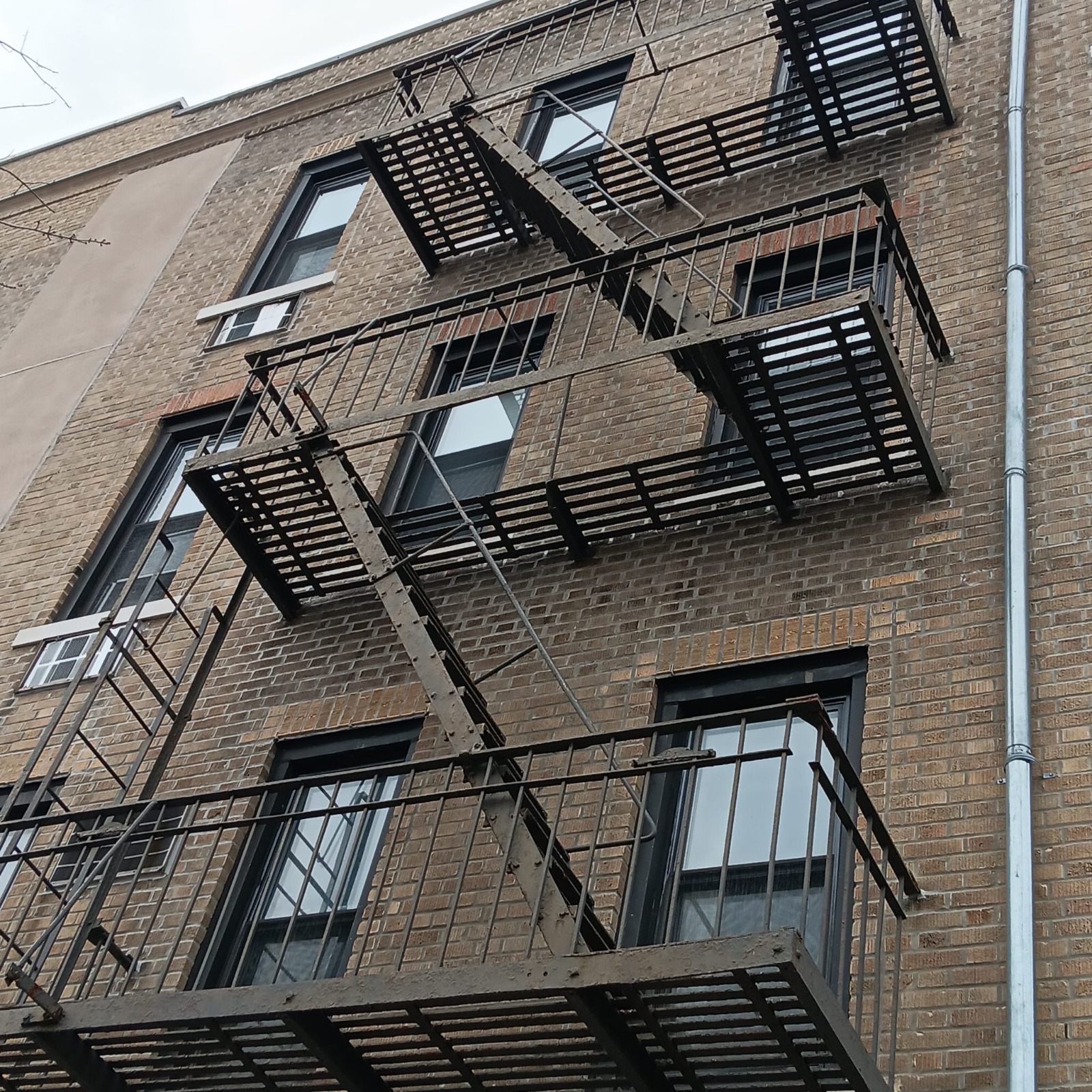 The Lifeline of the City: Why Choosing the Right Fire Escape Contractors in NYC is Non-Negotiable