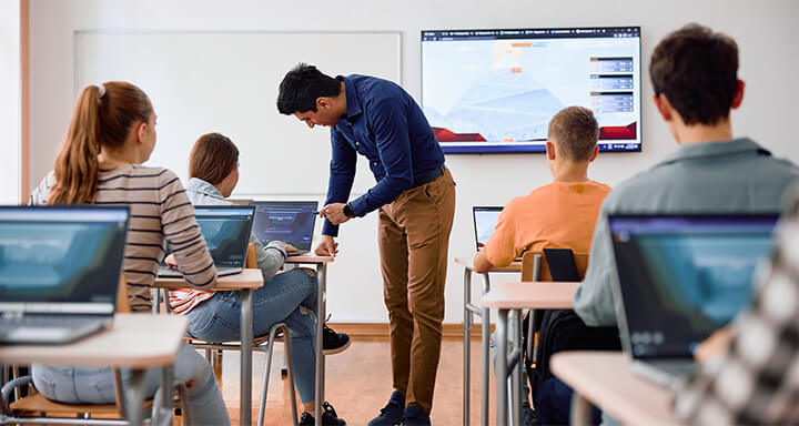 How HR Leaders and Schools Can Collaborate to Create Job-Ready Talent Pipelines