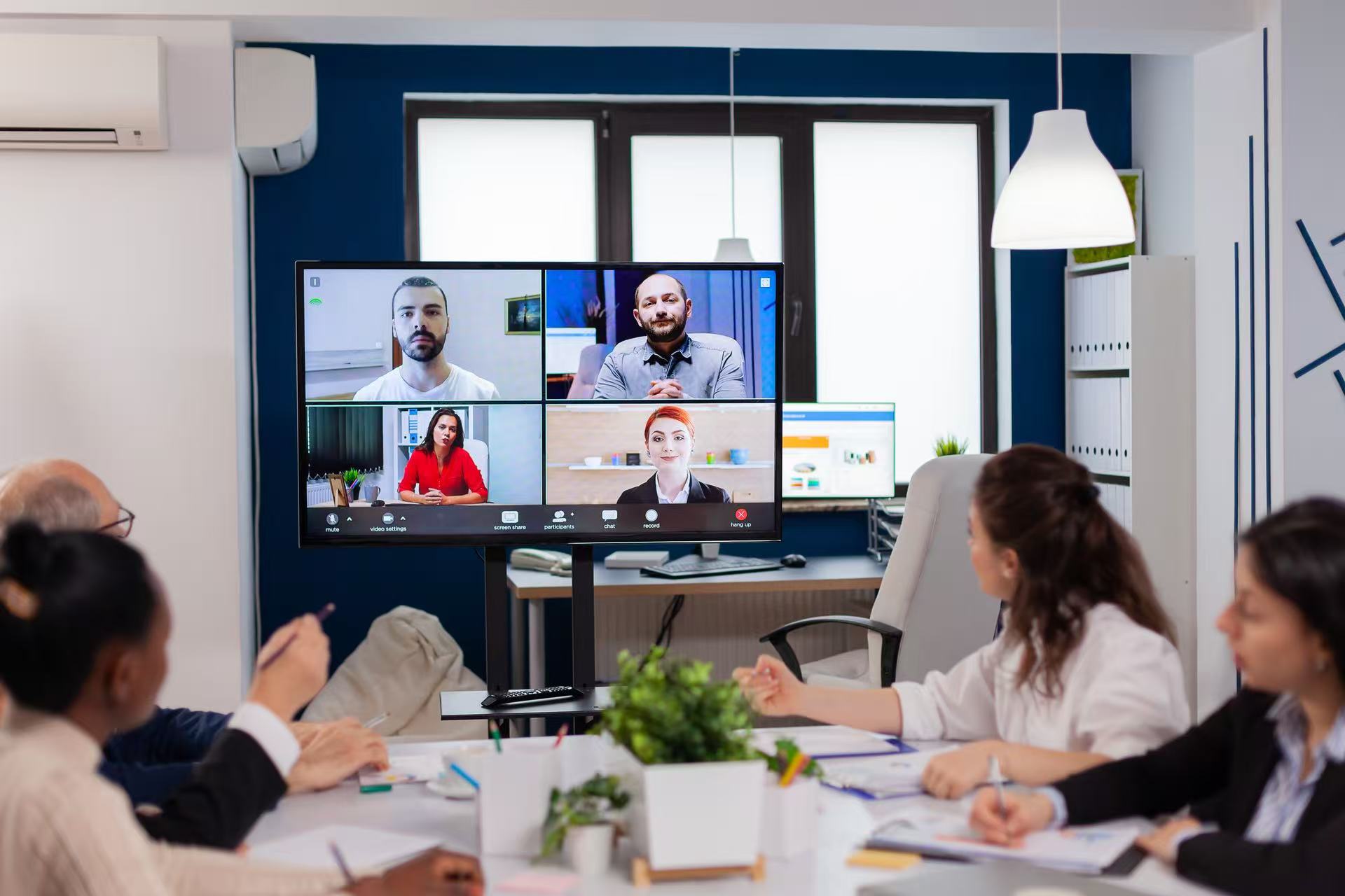 How Video Conferencing Technology Supports Faster Healthcare Recruitment