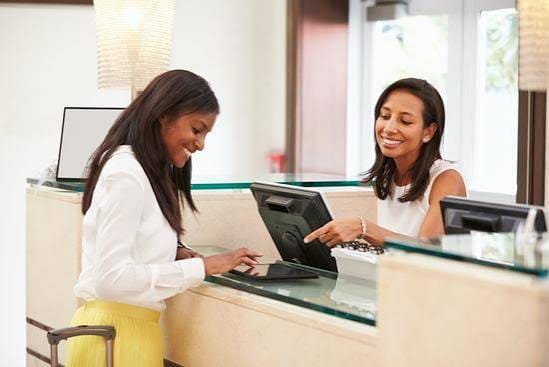 Why Recruiters Are Recommending AI Receptionists Over Front-Desk Hires
