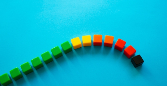 UK Pay Rises Decline as Pay Awards Hit Two-Year Low