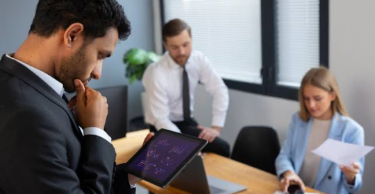 HR Alert: How Messaging App Risks Are Impacting Recruitment Compliance